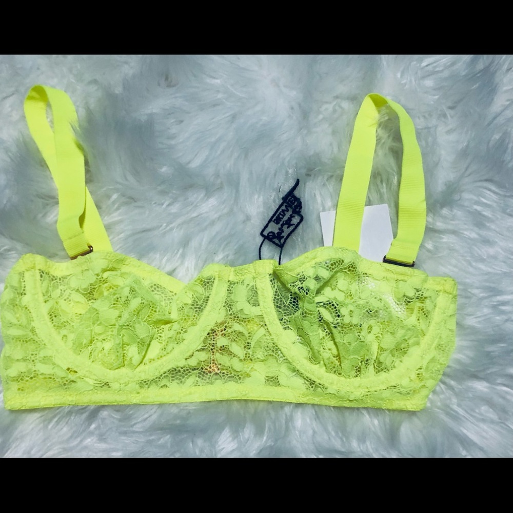 SoldFor Love & Lemons Lace a neon Underwire